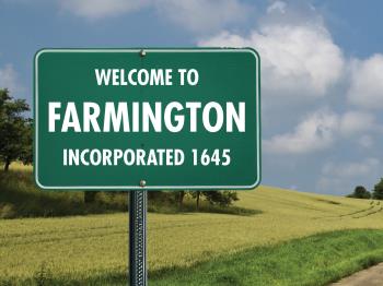 Farmington street sign.